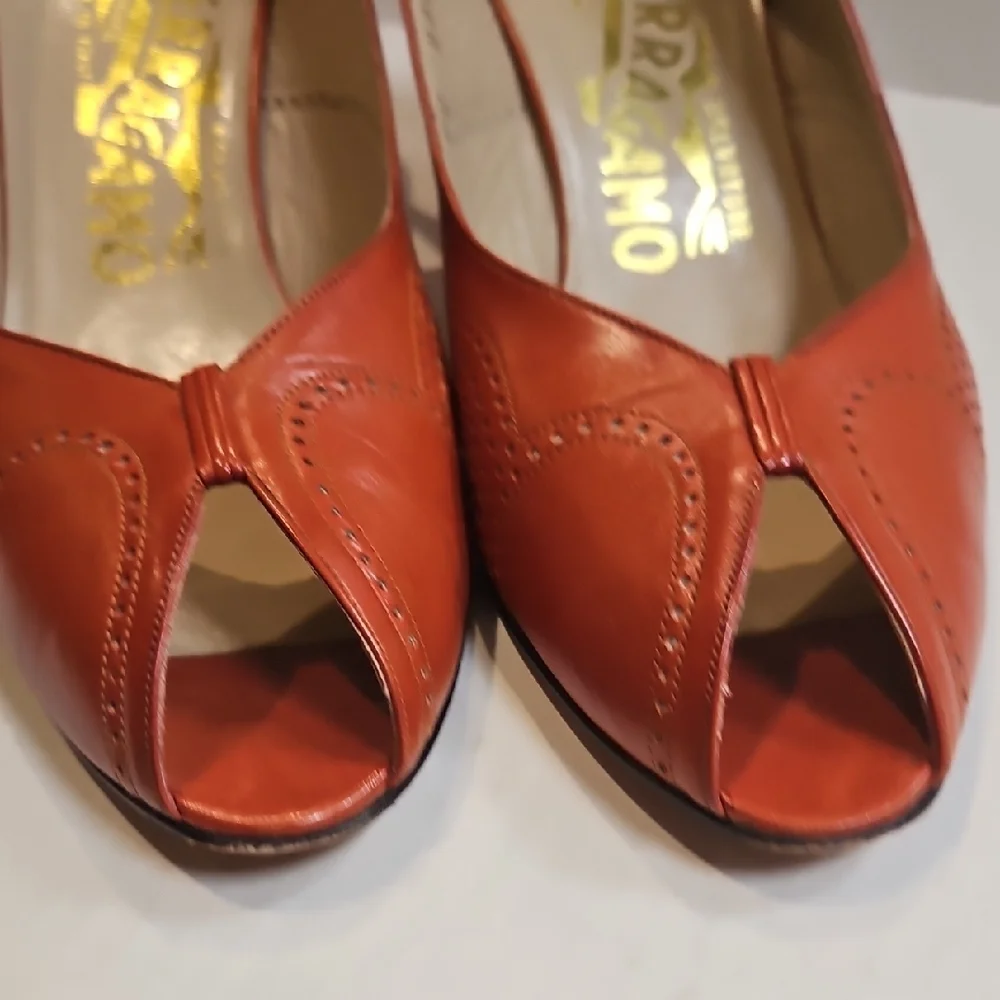 Salvatore Ferragamo Women's Rust Slingback Heels Size 7.5 AA - Picture 4 of 12